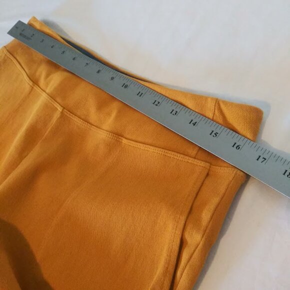 Women with Control women's size LP mustard yellow capri pants - Picture 7 of 13